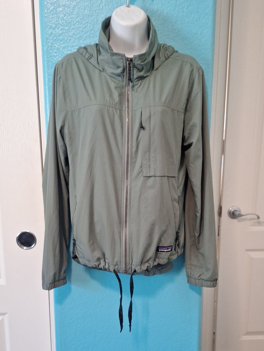 Patagonia - WOMENS Lightweight Jacket- SMALL